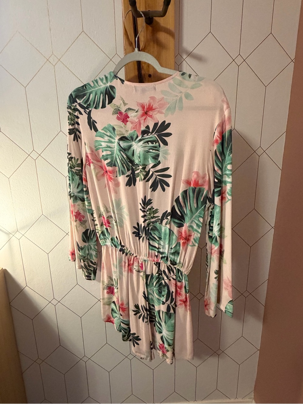 Shore California Floral Pink & Green Shell Top - Size S